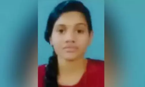 कॉलेज छात्रा की बेडरूम में जलने से मौत; यह घटना नादापुरम में घटी कॉलेज छात्रा की बेडरूम में जलने से मौत; यह घटना नादापुरम में घटी