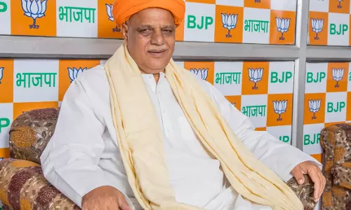 Ballia: बलिया-आरा रेललाइन समेत कई विकास योजनाओं पर बोले वीरेंद्र मस्त Ballia: बलिया-आरा रेललाइन समेत कई विकास योजनाओं पर बोले वीरेंद्र मस्त