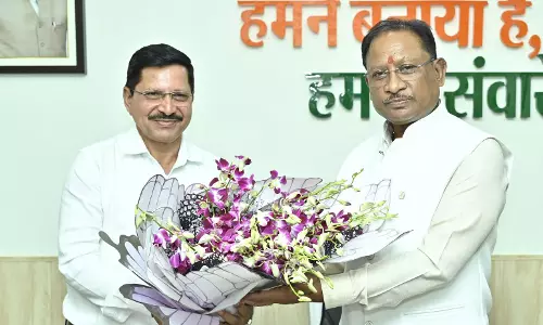 CM विष्णुदेव साय से एसईसीएल के नवनियुक्त सीएमडी हरीश दुहन ने की सौजन्य भेंट