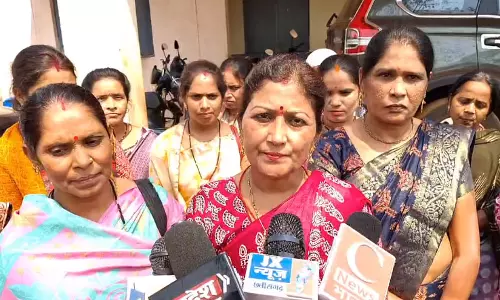 आंगनबाड़ी के कर्मचारियों ने प्रमोशन देने की मांग की