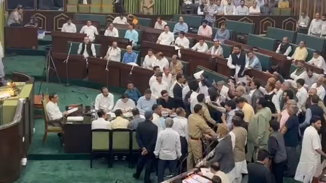 Srinagar: जम्मू-कश्मीर विधानसभा में वक्फ अधिनियम को लेकर जोरदार हंगामा