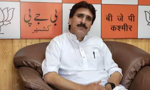 हुर्रियत से अलग होने वाले तीन और संगठनों पर BJP नेता अल्ताफ ठाकुर ने दी प्रतिक्रिया हुर्रियत से अलग होने वाले तीन और संगठनों पर BJP नेता अल्ताफ ठाकुर ने दी प्रतिक्रिया