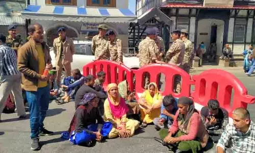 Shimla में भर्ती प्रक्रिया में देरी को लेकर दृष्टिबाधित लोगों ने किया प्रदर्शन