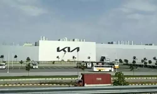 Andhra: किआ फैक्ट्री में 900 कार इंजन गायब हो गए Andhra: किआ फैक्ट्री में 900 कार इंजन गायब हो गए