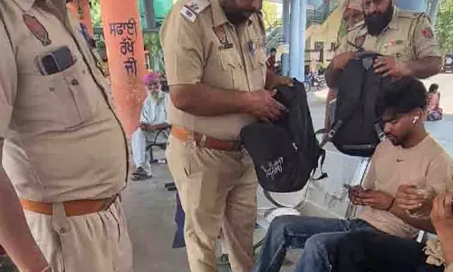 Kapurthala पुलिस ने फगवाड़ा में घेराबंदी और तलाशी अभियान चलाया Kapurthala पुलिस ने फगवाड़ा में घेराबंदी और तलाशी अभियान चलाया