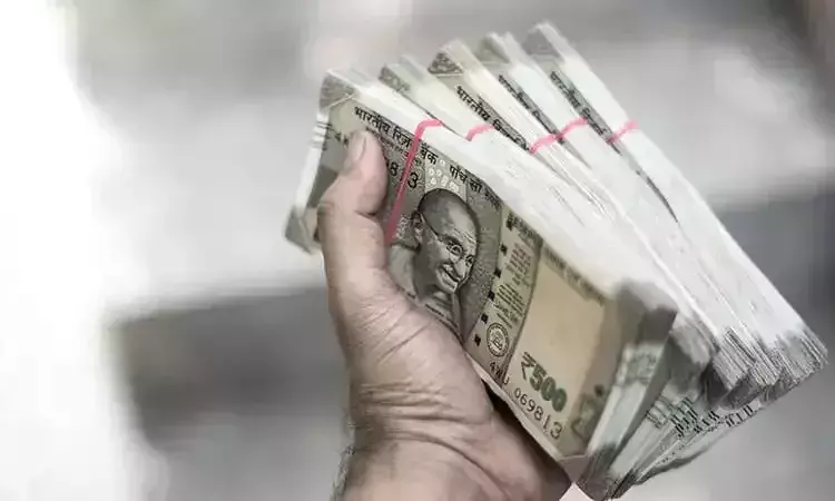 Khoda: इलाज के खर्च के बावजूद 10 लाख की अतिरिक्त मांग, मकान मालिक परेशान Khoda: इलाज के खर्च के बावजूद 10 लाख की अतिरिक्त मांग, मकान मालिक परेशान