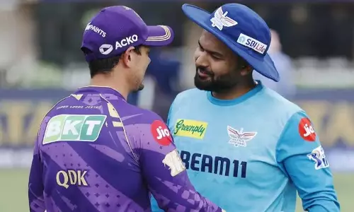 IPL 2025: लखनऊ के खिलाफ KKR ने टॉस जीतकर पहले गेंदबाजी का किया फैसला IPL 2025: लखनऊ के खिलाफ KKR ने टॉस जीतकर पहले गेंदबाजी का किया फैसला