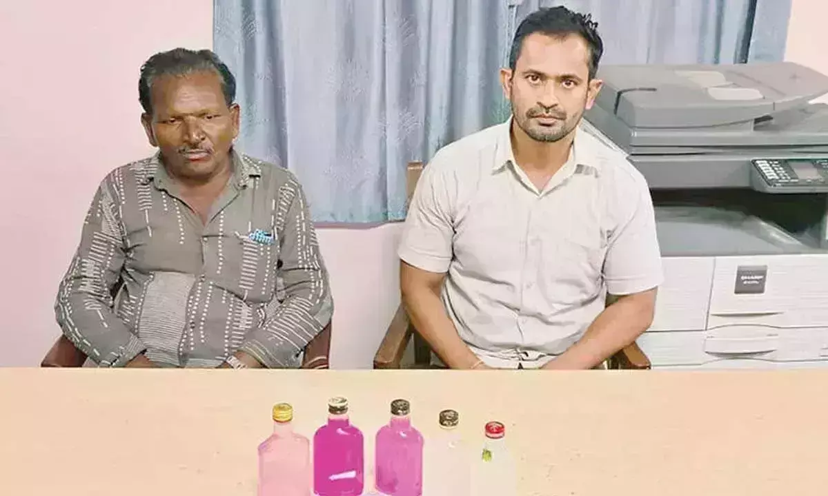 GVMC के दो कर्मचारी एसीबी के जाल में फंसे
