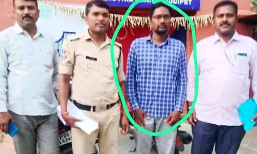 Siddipet सुनार ने धोखाधड़ी के साथ ग्राहकों से 90 लाख रुपये वसूले Siddipet सुनार ने धोखाधड़ी के साथ ग्राहकों से 90 लाख रुपये वसूले