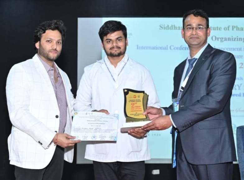 TMU फार्मेसी के स्टुडेंट संदेश सराफ को ओरल रिसर्च पेपर प्रजेंटेशन में इंटरनेशनल अवार्ड