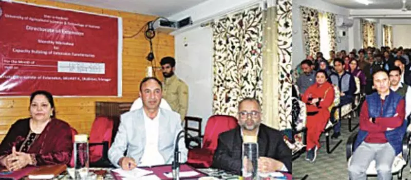 SKUAST-K ने विस्तार कार्यकर्ताओं के लिए मासिक कार्यशाला पुनः शुरू की SKUAST-K ने विस्तार कार्यकर्ताओं के लिए मासिक कार्यशाला पुनः शुरू की