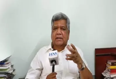 गुजरात में कांग्रेस का भाजपा से कोई मुकाबला नहीं : जगदीश शेट्टार गुजरात में कांग्रेस का भाजपा से कोई मुकाबला नहीं : जगदीश शेट्टार