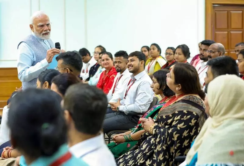 मुद्रा योजना के 10 वर्ष पूरे, लाभार्थियों ने प्रधानमंत्री के साथ सफलता की कहानियां साझा की मुद्रा योजना के 10 वर्ष पूरे, लाभार्थियों ने प्रधानमंत्री के साथ सफलता की कहानियां साझा की