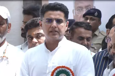 गुजरात में कांग्रेस की जड़ें मजबूत, मतदाताओं से फिर जुड़ने की जरूरत : सचिन पायलट गुजरात में कांग्रेस की जड़ें मजबूत, मतदाताओं से फिर जुड़ने की जरूरत : सचिन पायलट