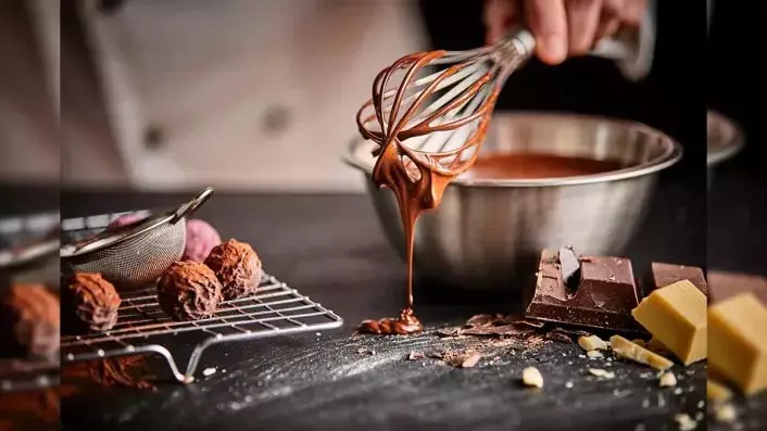 Chocolate Paan Balls: डिनर के बाद कुछ मीठा खाने का मन हो तो बनाएं ये चॉकलेट पान बॉल्स Chocolate Paan Balls: डिनर के बाद कुछ मीठा खाने का मन हो तो बनाएं ये चॉकलेट पान बॉल्स