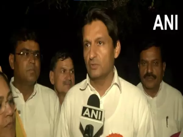 गुजरात की धरती को नमन: Ahmedabad में कांग्रेस CWC की बैठक में दीपेंद्र हुड्डा गुजरात की धरती को नमन: Ahmedabad में कांग्रेस CWC की बैठक में दीपेंद्र हुड्डा