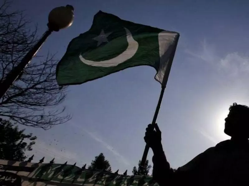 Pakistan: कराची में फास्ट फूड चेन पर भीड़ के हमले में 10 गिरफ्तार Pakistan: कराची में फास्ट फूड चेन पर भीड़ के हमले में 10 गिरफ्तार