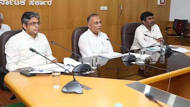 डेंगू-चिकनपॉक्स पर नियंत्रण के लिए तत्काल कार्रवाई करें: Health Minister ने अधिकारियों को दिए निर्देश डेंगू-चिकनपॉक्स पर नियंत्रण के लिए तत्काल कार्रवाई करें: Health Minister ने अधिकारियों को दिए निर्देश