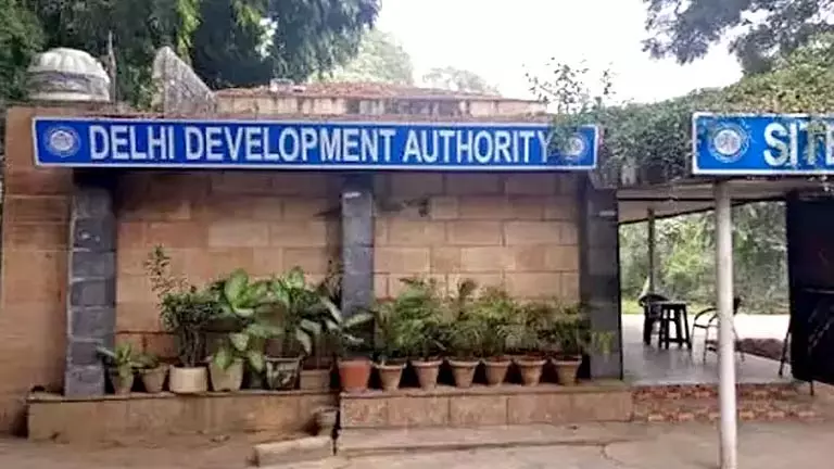 दिल्ली के उपराज्यपाल ने DDAअधिकारियों के खिलाफ FIR और निलंबन का आदेश दिया दिल्ली के उपराज्यपाल ने DDAअधिकारियों के खिलाफ FIR और निलंबन का आदेश दिया