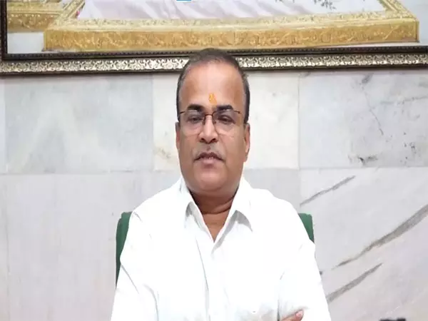 Ram Navami Utsav: लाखों की संख्या में श्रद्धालु शिरडी आए, 1.67 करोड़ रुपये नकद दान किए Ram Navami Utsav: लाखों की संख्या में श्रद्धालु शिरडी आए, 1.67 करोड़ रुपये नकद दान किए