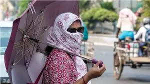 Weather: Delhi-NCR सहित देश के बहुत से हिस्सों में भीषण गर्मी और धूप का प्रकोप Weather: Delhi-NCR सहित देश के बहुत से हिस्सों में भीषण गर्मी और धूप का प्रकोप