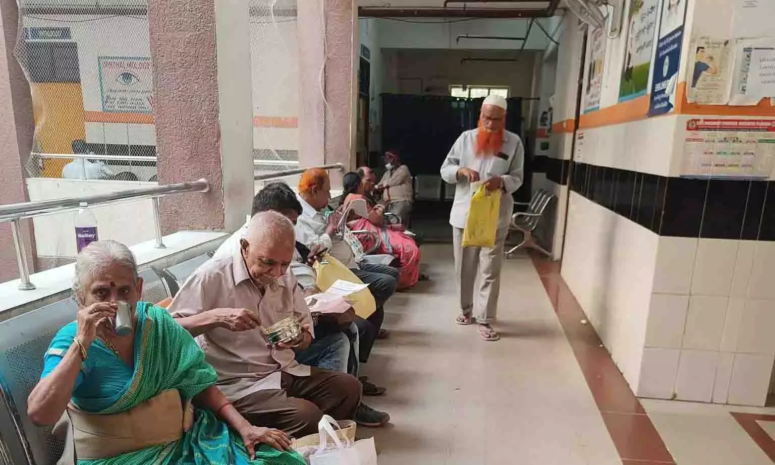 Telangana: खैरताबाद कर्मचारी स्वास्थ्य केंद्र में कर्मचारियों की कमी Telangana: खैरताबाद कर्मचारी स्वास्थ्य केंद्र में कर्मचारियों की कमी