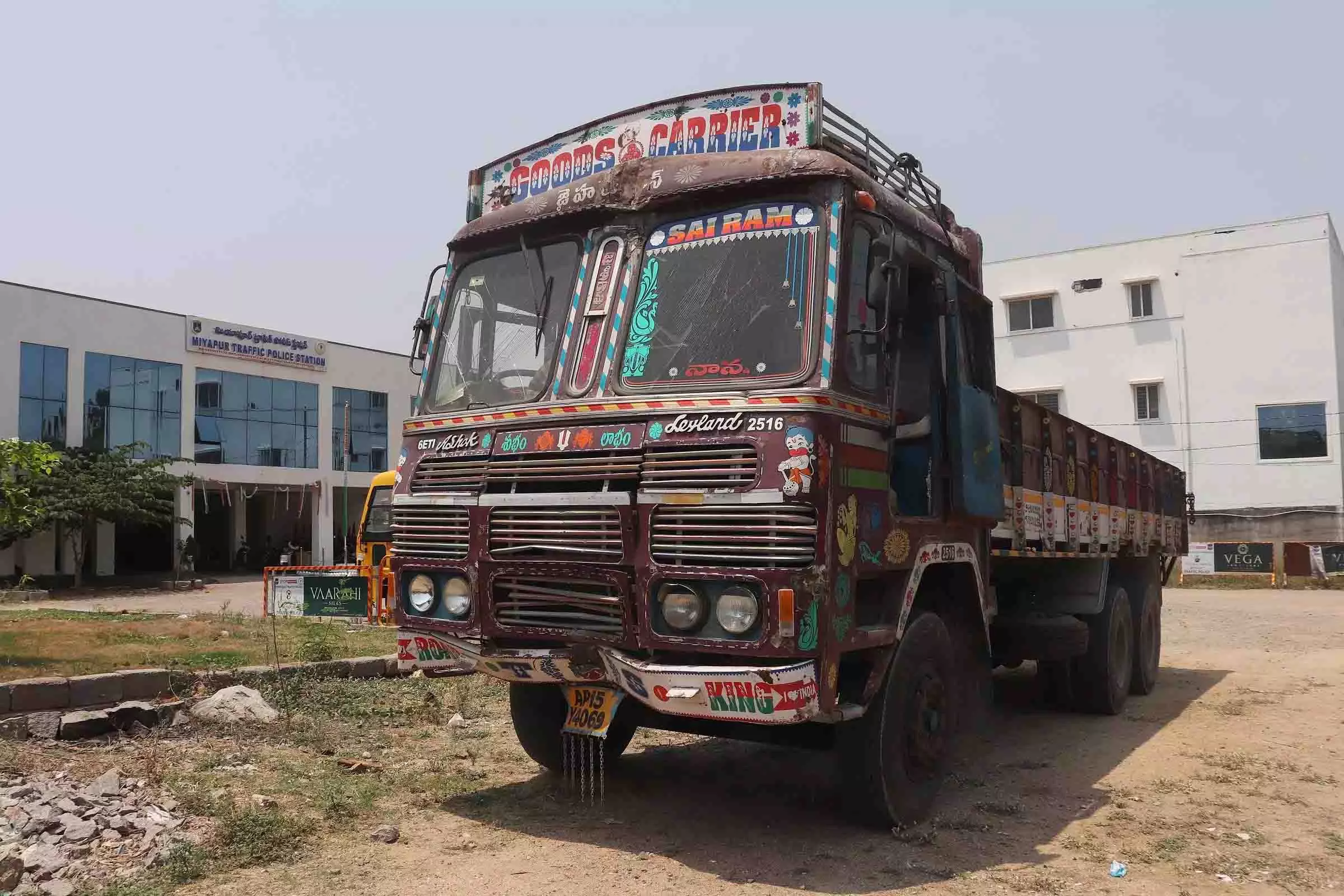 Miyapur में नशे में धुत ड्राइवर ने ट्रैफिक पुलिसकर्मी की हत्या कर दी Miyapur में नशे में धुत ड्राइवर ने ट्रैफिक पुलिसकर्मी की हत्या कर दी