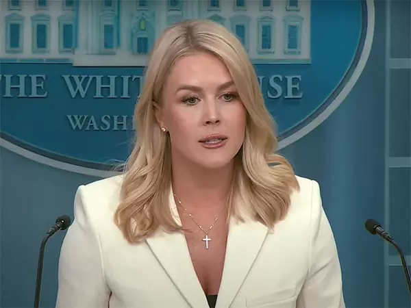White House प्रेस सचिव ने अमेरिका में विदेशी आतंकवादियों को चेतावनी दी White House प्रेस सचिव ने अमेरिका में विदेशी आतंकवादियों को चेतावनी दी