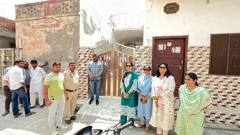 Haryana : रोहतक के गांव में 3 गैर मान्यता प्राप्त स्कूल सील Haryana : रोहतक के गांव में 3 गैर मान्यता प्राप्त स्कूल सील