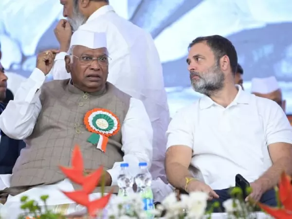 कांग्रेस अध्यक्ष मलिकार्जुन खड़गे ने PM Modi पर कटाक्ष किया कांग्रेस अध्यक्ष मलिकार्जुन खड़गे ने PM Modi पर कटाक्ष किया