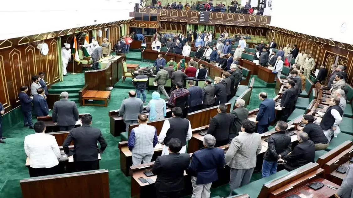 Jammu 2 भाजपा विधायकों ने धरना दिया Jammu 2 भाजपा विधायकों ने धरना दिया