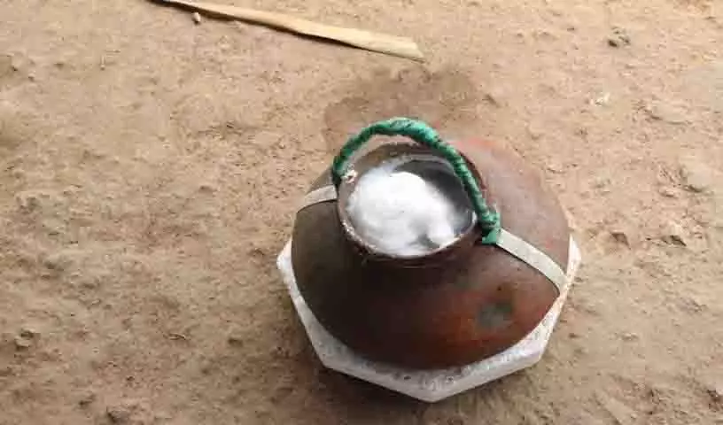 Kamareddy में मिलावटी ताड़ी की घटना में और लोग बीमार पड़ रहे Kamareddy में मिलावटी ताड़ी की घटना में और लोग बीमार पड़ रहे