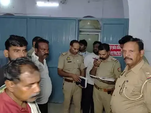 दो सड़े-गले शव मिलने से खलबली, घर से बदबू आने पर पड़ोसियों ने बुलाई पुलिस दो सड़े-गले शव मिलने से खलबली, घर से बदबू आने पर पड़ोसियों ने बुलाई पुलिस