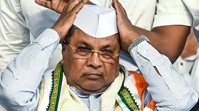 सिद्धारमैया के लिए एक और मुसीबत: 500 करोड़ की रिश्वत का आरोप सिद्धारमैया के लिए एक और मुसीबत: 500 करोड़ की रिश्वत का आरोप
