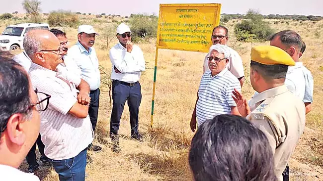 Andhra: राजस्थान में अधिकारियों ने रेत के टीलों पर अध्ययन किया Andhra: राजस्थान में अधिकारियों ने रेत के टीलों पर अध्ययन किया