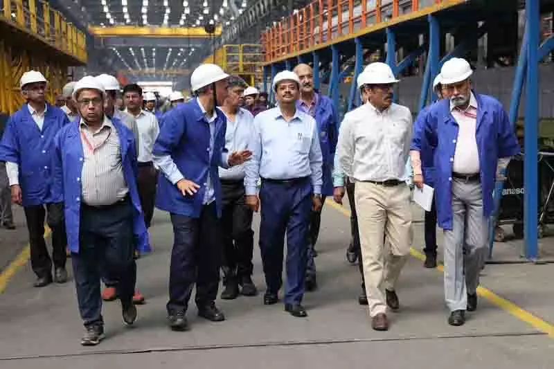 Railway Board के सदस्य ने रेल कोच फैक्ट्री का दौरा किया Railway Board के सदस्य ने रेल कोच फैक्ट्री का दौरा किया