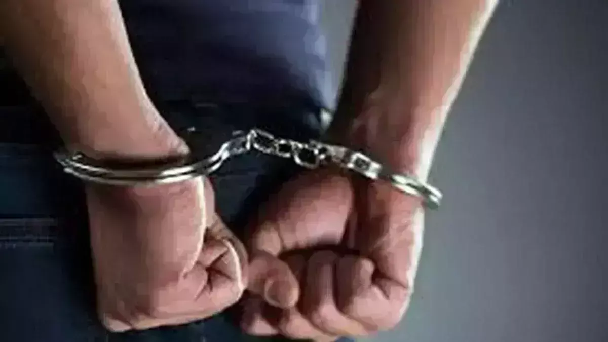 Tripura: भाजपा पंचायत प्रमुख ने लगाया बलात्कार का आरोप, एक गिरफ्तार Tripura: भाजपा पंचायत प्रमुख ने लगाया बलात्कार का आरोप, एक गिरफ्तार