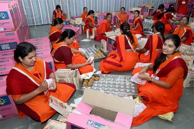 Andhra: वोंटीमिट्टा में श्री सीता रामला के लिए 70 हजार तिरुमाला लड्डू Andhra: वोंटीमिट्टा में श्री सीता रामला के लिए 70 हजार तिरुमाला लड्डू