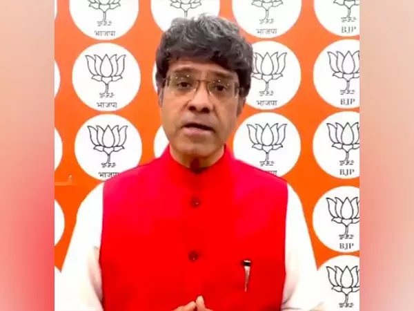 भाजपा के CR केसवन ने की सरदार पटेल पर कांग्रेस के प्रस्ताव की आलोचना भाजपा के CR केसवन ने की सरदार पटेल पर कांग्रेस के प्रस्ताव की आलोचना
