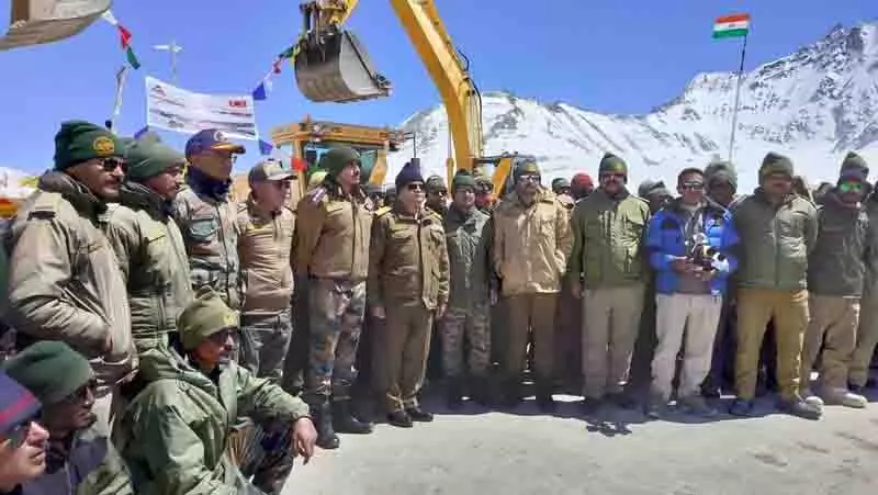 Lahaul को लद्दाख से जोड़ने वाली दारचा-शिंकुला-पदुम सड़क खोली गई Lahaul को लद्दाख से जोड़ने वाली दारचा-शिंकुला-पदुम सड़क खोली गई