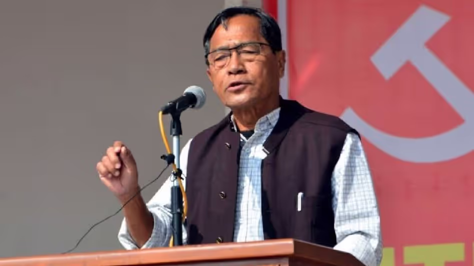Tripura : विपक्षी नेता ने सरकार पर युवाओं को नशे और अपराध की ओर धकेलने का आरोप Tripura : विपक्षी नेता ने सरकार पर युवाओं को नशे और अपराध की ओर धकेलने का आरोप