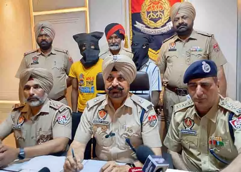 Ludhiana: फर्नीचर दुकान मालिक की हत्या का मामला सुलझा, दो आरोपी पुलिस की गिरफ्त में Ludhiana: फर्नीचर दुकान मालिक की हत्या का मामला सुलझा, दो आरोपी पुलिस की गिरफ्त में