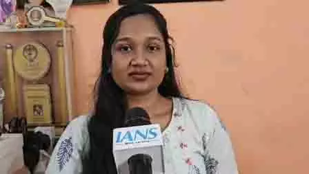 हमले में जीवित बची देविका रोटावन ने Rana के प्रत्यर्पण पर खुशी जताई, मौत की सजा की मांग की हमले में जीवित बची देविका रोटावन ने Rana के प्रत्यर्पण पर खुशी जताई, मौत की सजा की मांग की