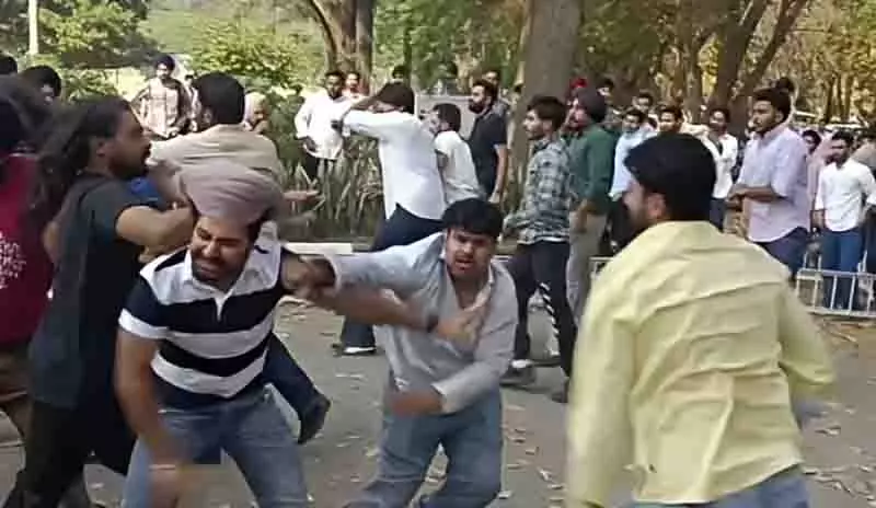 PU परिसर में झड़प में 5 घायल PU परिसर में झड़प में 5 घायल