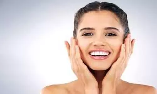 Skin Care: गर्मियों में रात को त्वचा पर लगाएं ये 4 चीजें, पाएं ग्लोइंग और हेल्दी स्किन