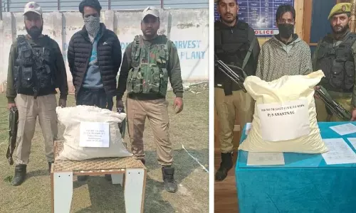 अनंतनाग में दो ड्रग तस्कर गिरफ्तार, भारी मात्रा में प्रतिबंधित पदार्थ बरामद