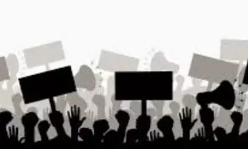 बारामुल्ला के निवासियों ने खराब सड़क स्थिति के खिलाफ किया विरोध प्रदर्शन