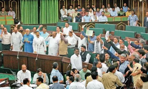 वक्फ संशोधन विवाद को लेकर एल.ए. फिर ठप