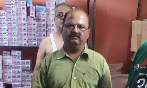 रायपुर में 75 लाख का हुक्का सामान जब्त, कारोबारी गिरफ्तार