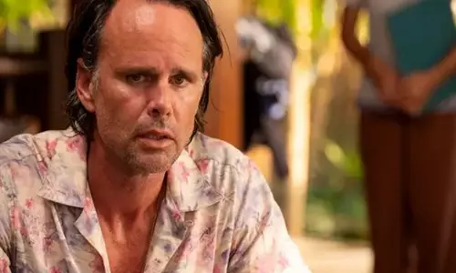 Walton Goggins ने 20 साल बाद पत्नी लीन नाइट की आत्महत्या पर विचार किया Walton Goggins ने 20 साल बाद पत्नी लीन नाइट की आत्महत्या पर विचार किया